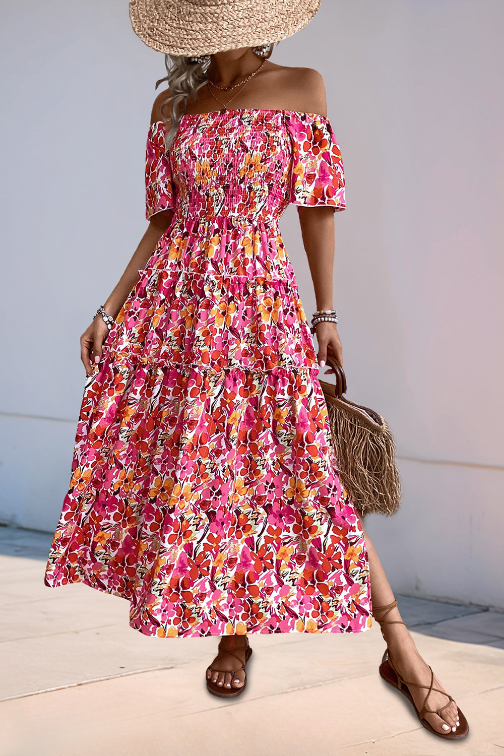 Robe d’été à épaules dénudées à fleurs fuchsia