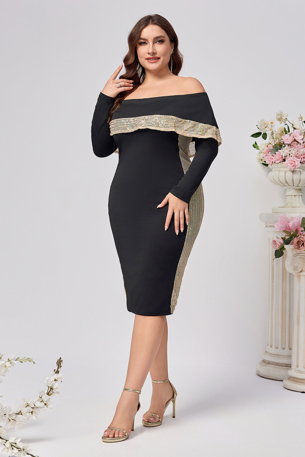 Robe grande taille moulante en satin noir longueur genou mère de la mariée