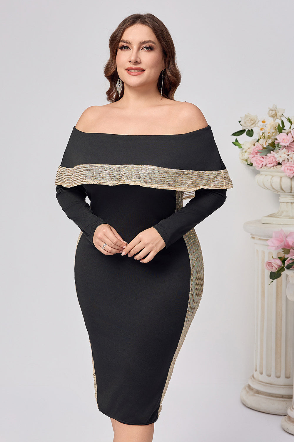 Robe grande taille moulante en satin noir longueur genou mère de la mariée