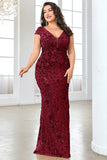 Robe longue grande taille bordeaux scintillante de la mère de la mariée