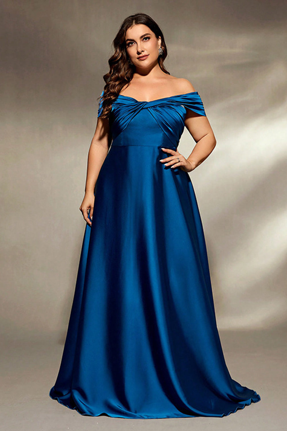 Satin bleu encre Une ligne longue Mère de la mariée Robe