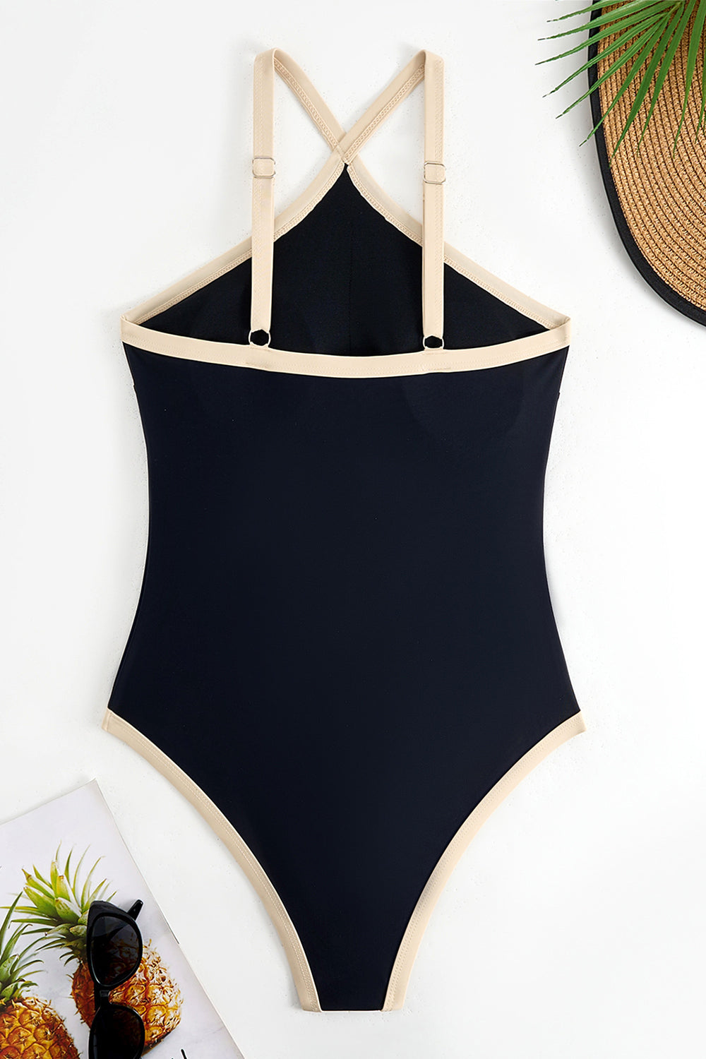 Maillot de bain une pièce noir avec bordure contrastée nude