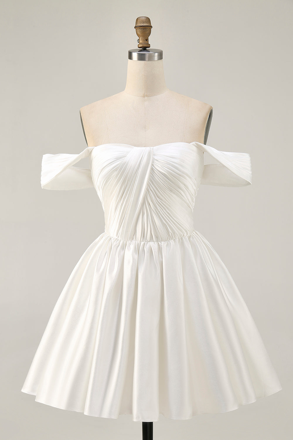 Robe courte blanche à épaules dénudées