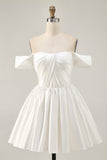 Robe courte blanche à épaules dénudées