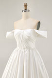 Robe courte blanche à épaules dénudées