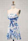 Robe courte de bal imprimée sans bretelles florale rose avec volants