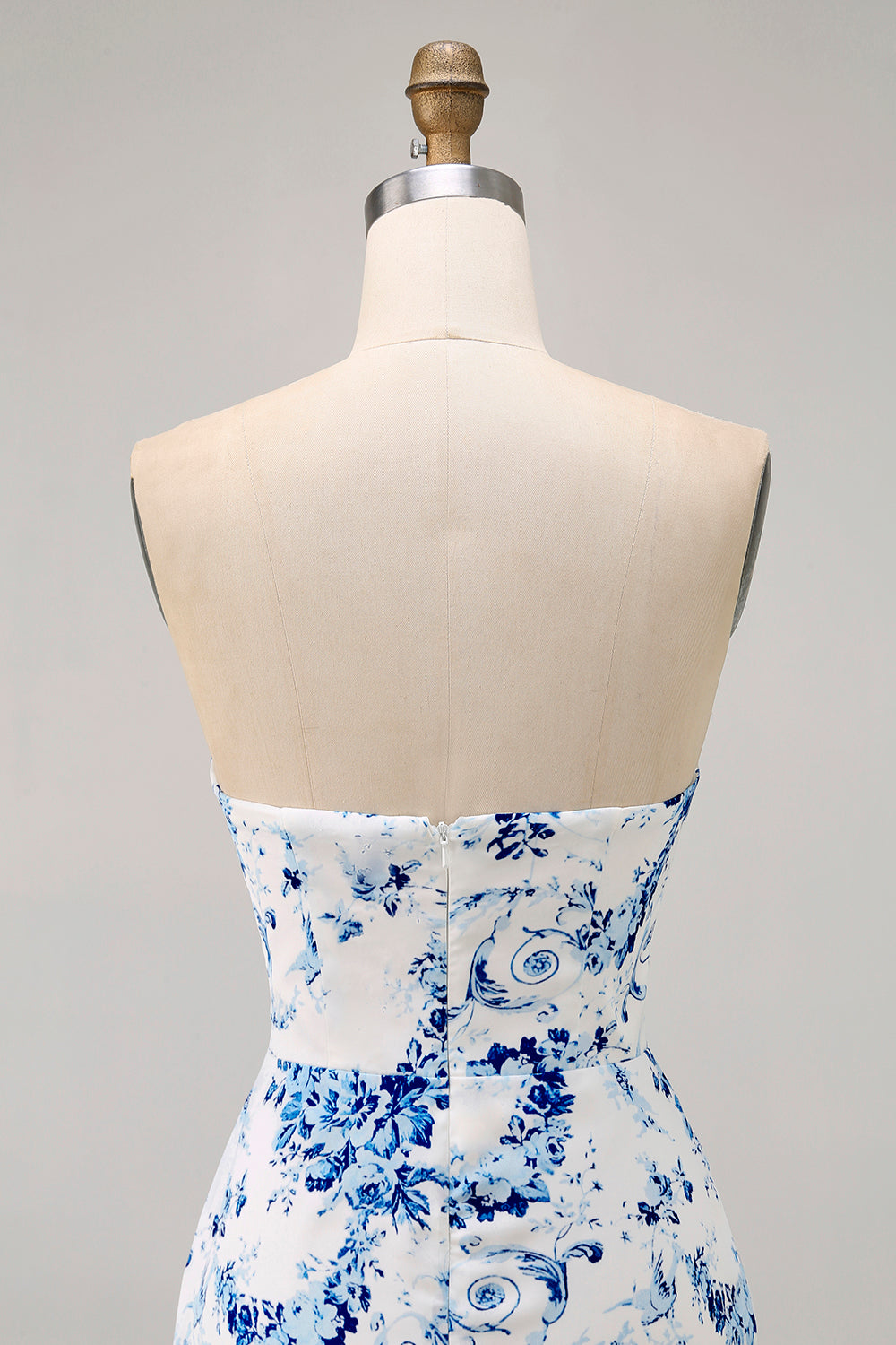 Robe courte de bal imprimée sans bretelles florale rose avec volants