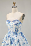 Robe de bal imprimée trapèze sans bretelles blanc bleu fleur avec perles