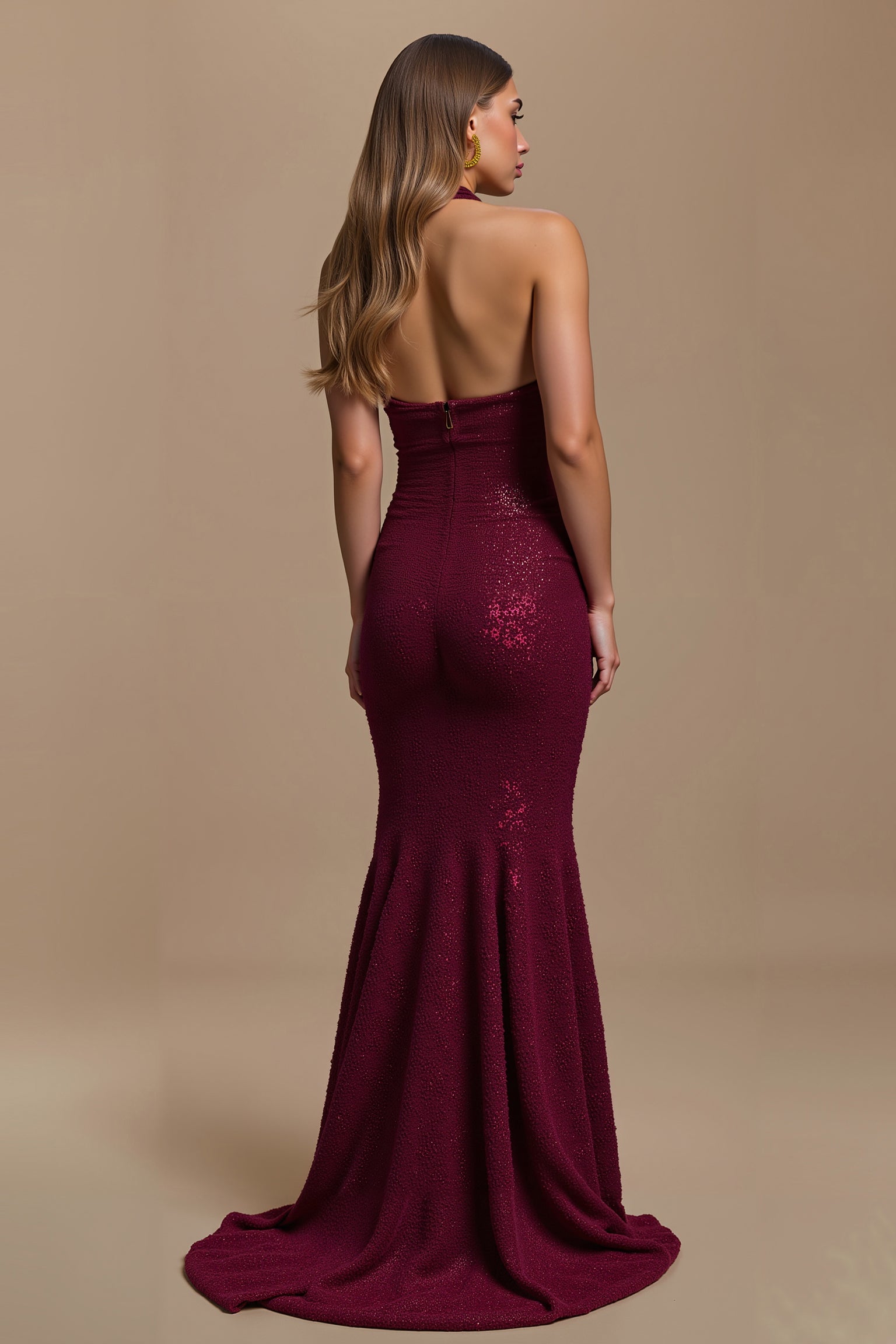 Dos nu Robe longue de vacances sirène bordeaux à sequins