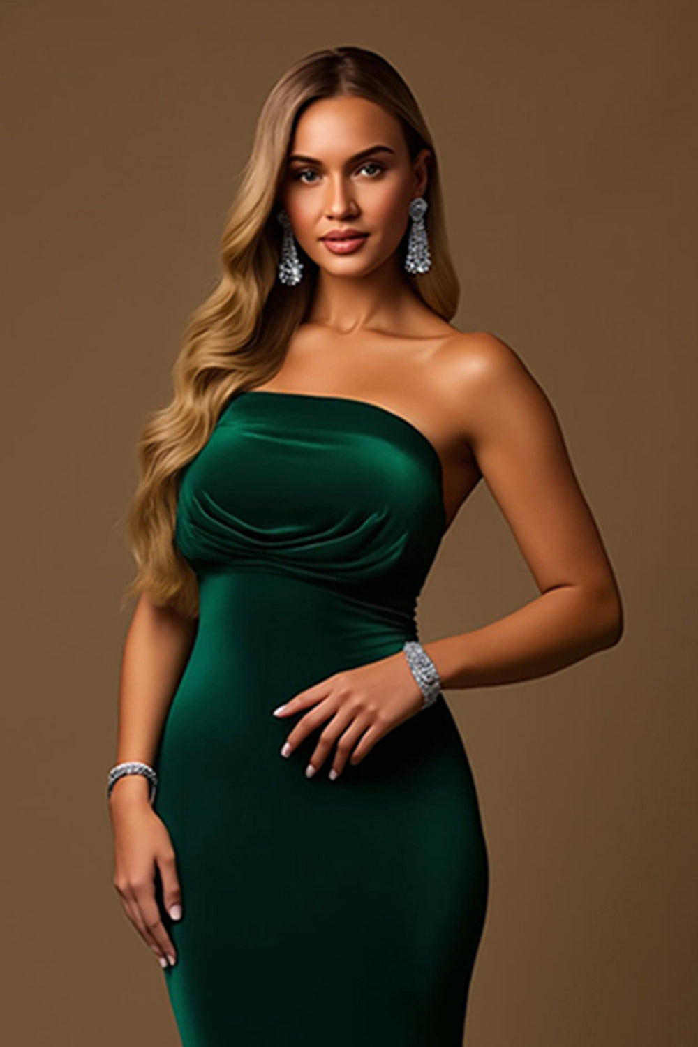 Robe de soirée longue de vacances sans bretelles vert foncé Sirène à plusieurs niveaux