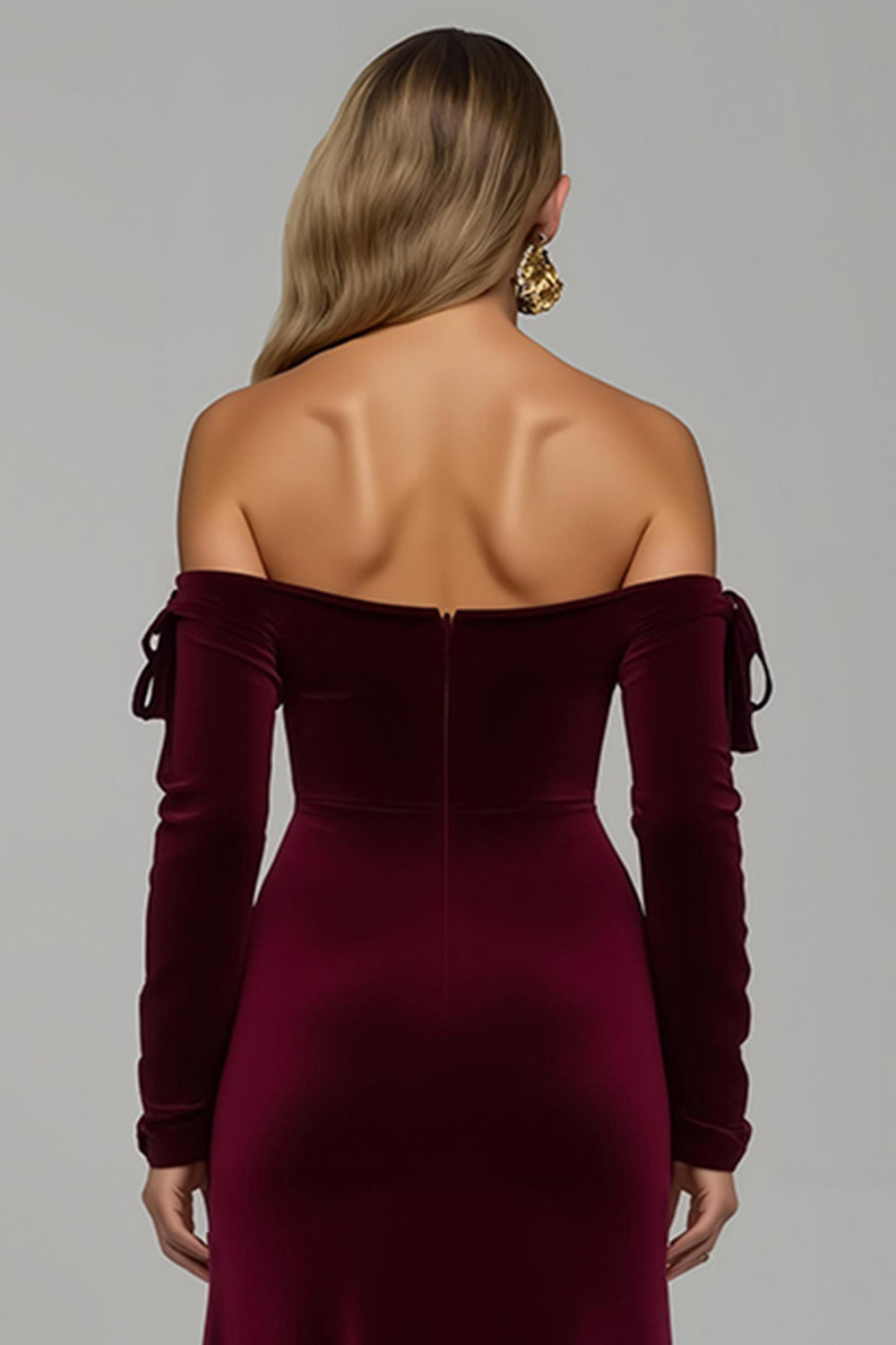 Robe longue de fête de Noël en velours bordeaux à épaules dénudées avec fente