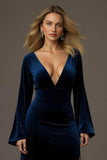 Robe de soirée de vacances en velours à manches longues et fourreau bleu royal