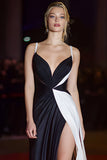 Noir Blanc Spaghetti Straps Sirène Satin Longue Robe de Gala avec Fente
