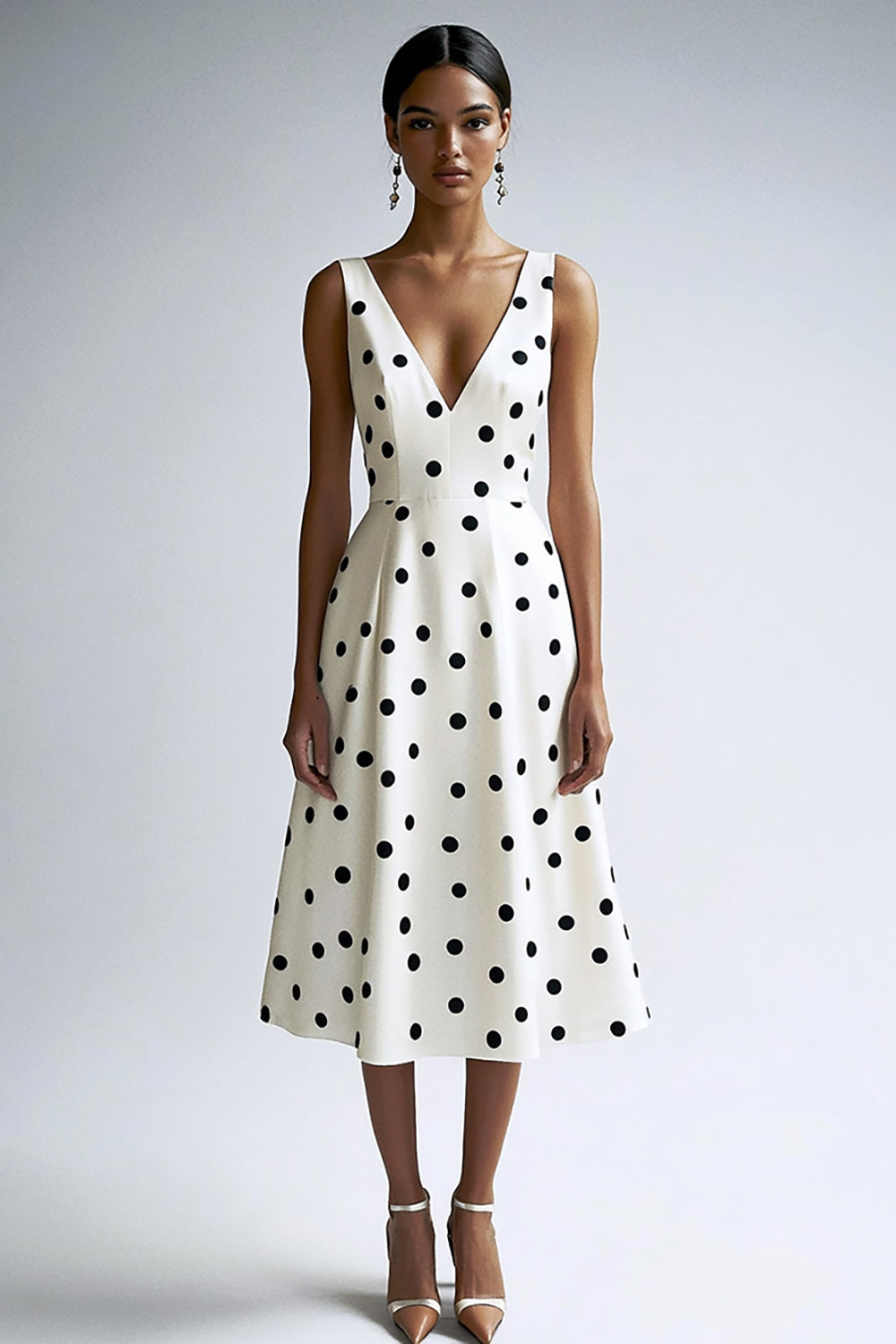 Robe midi à pois noirs blancs à col en V