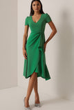 Robe de travail midi en satin vert à volants