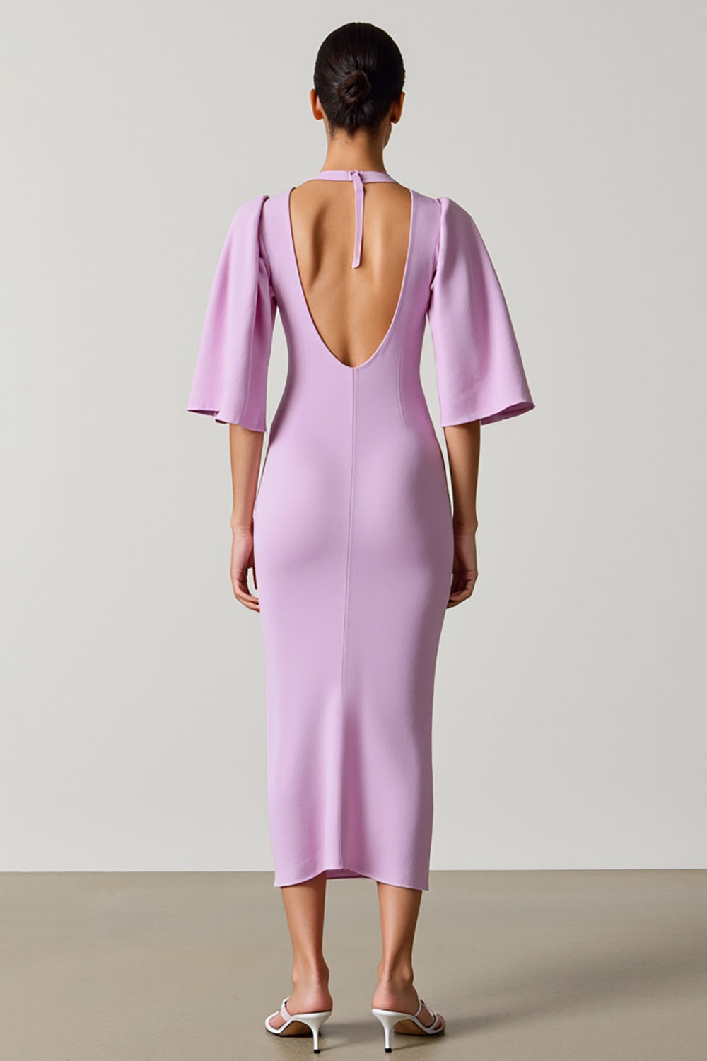 Robe à manches volantées violet clair avec fente