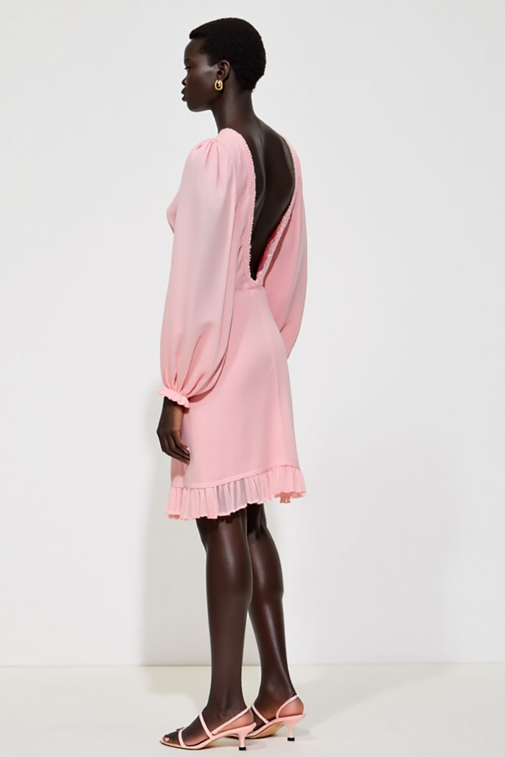 Robe froncée rose à manches longues col V