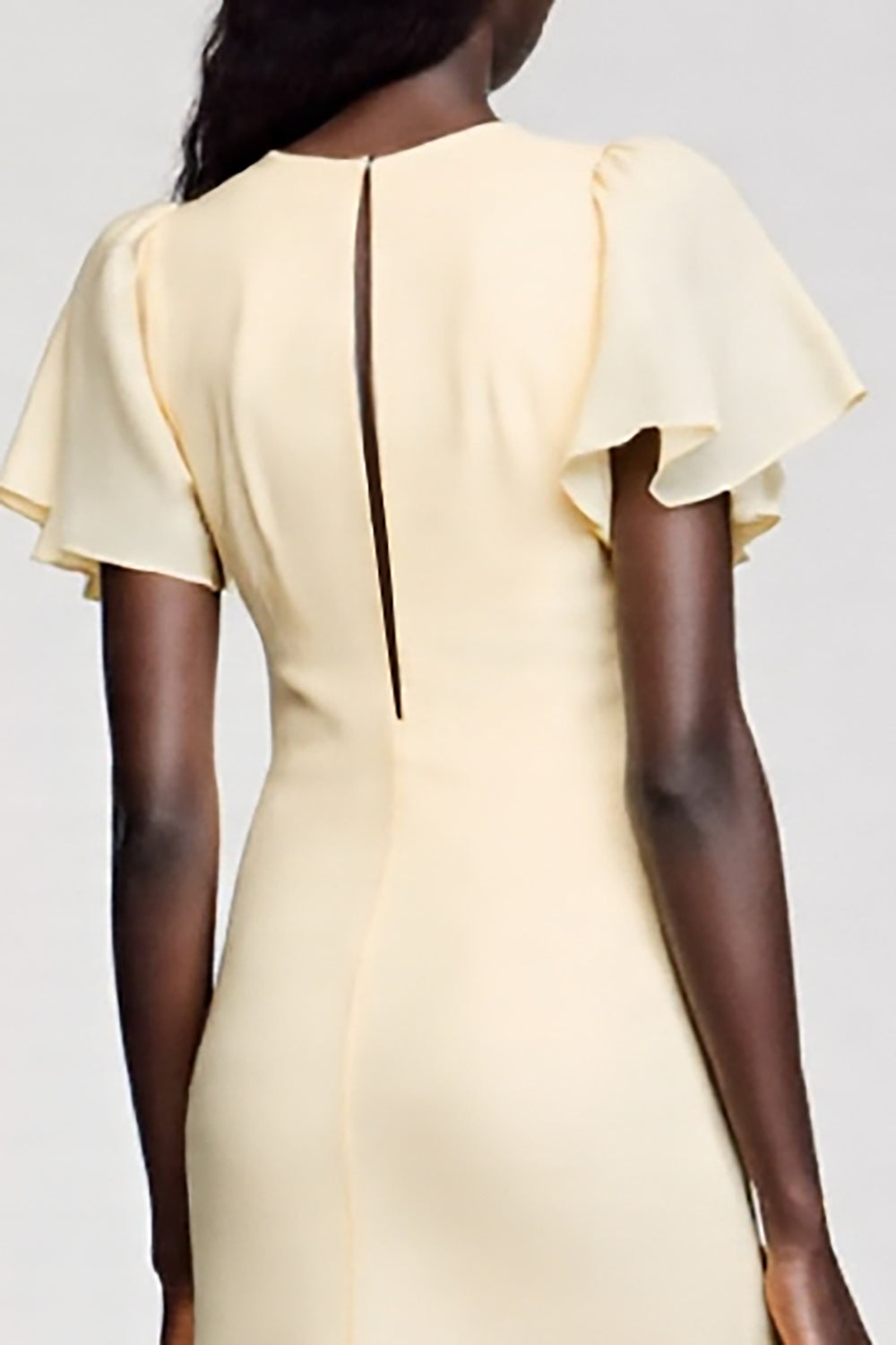 Fourreau ivoire à volants manches midi robe