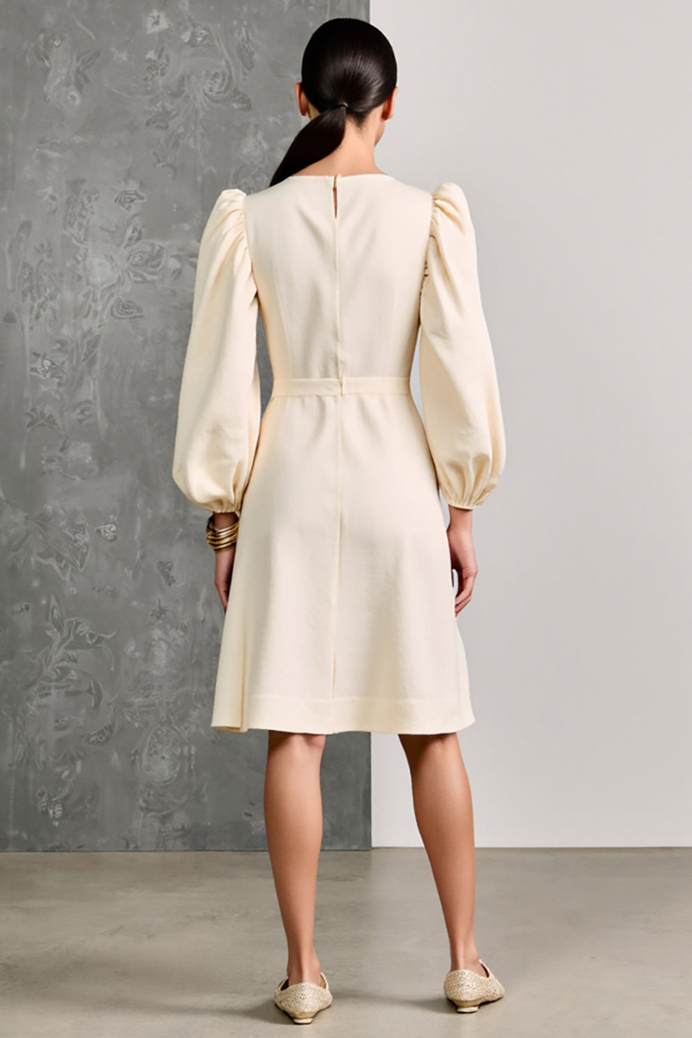 Robe d’invitée de mariage à col rond fourreau en coton blanc