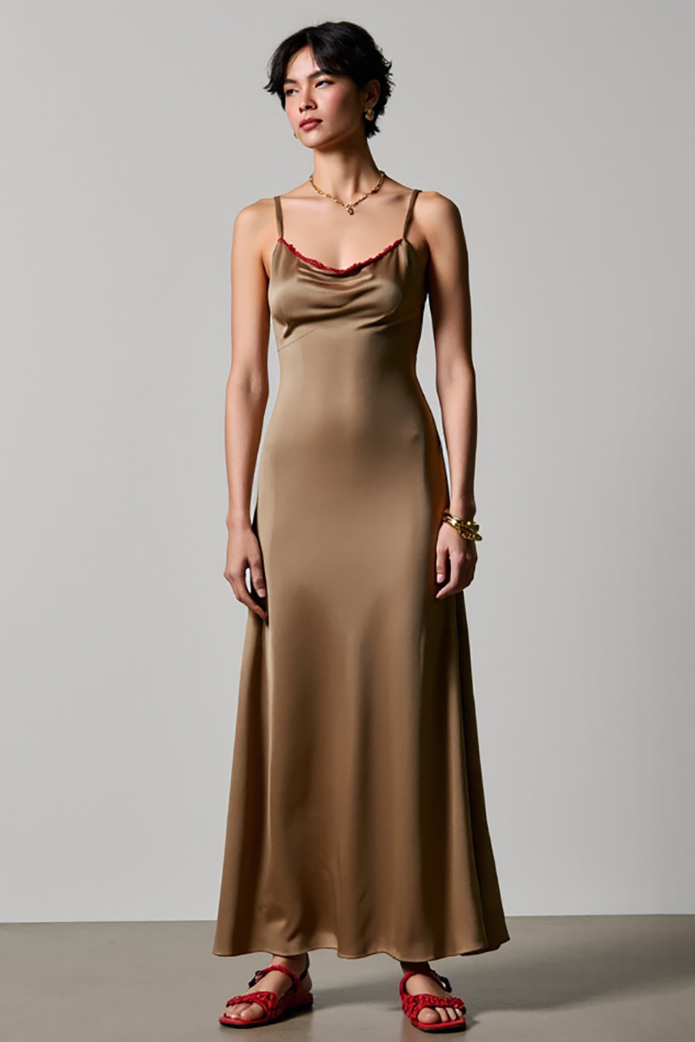 Olive Spaghetti Bretelles Satin Une Ligne Robe