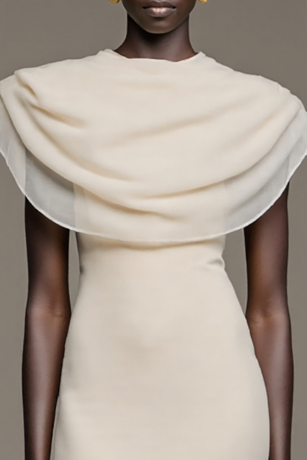 Robe à col cape sirène ivoire