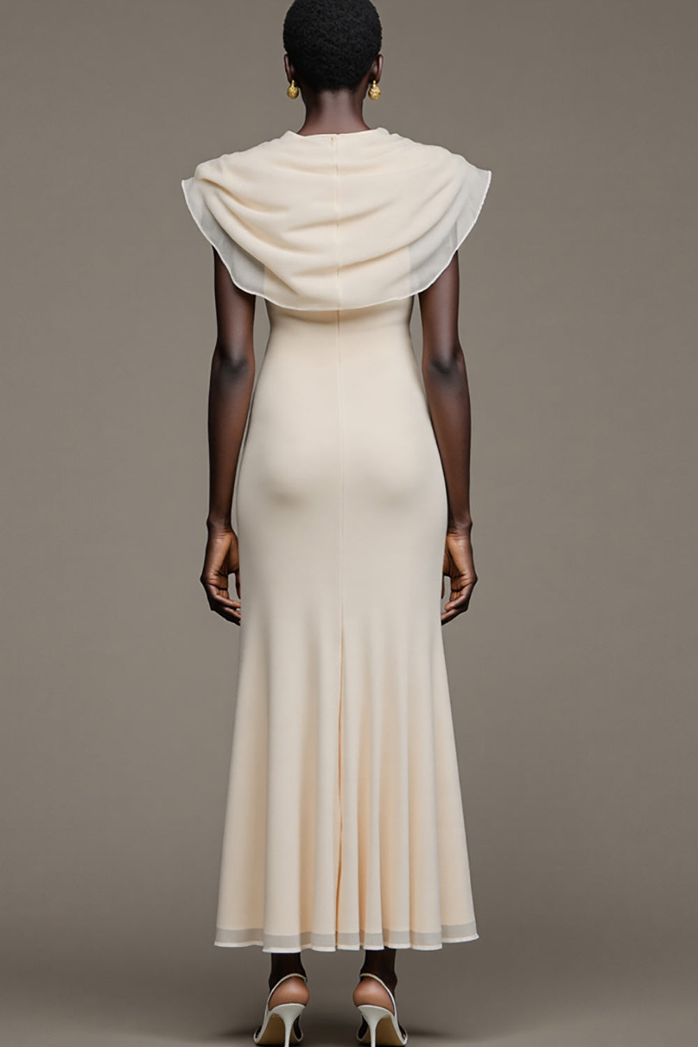 Robe à col cape sirène ivoire