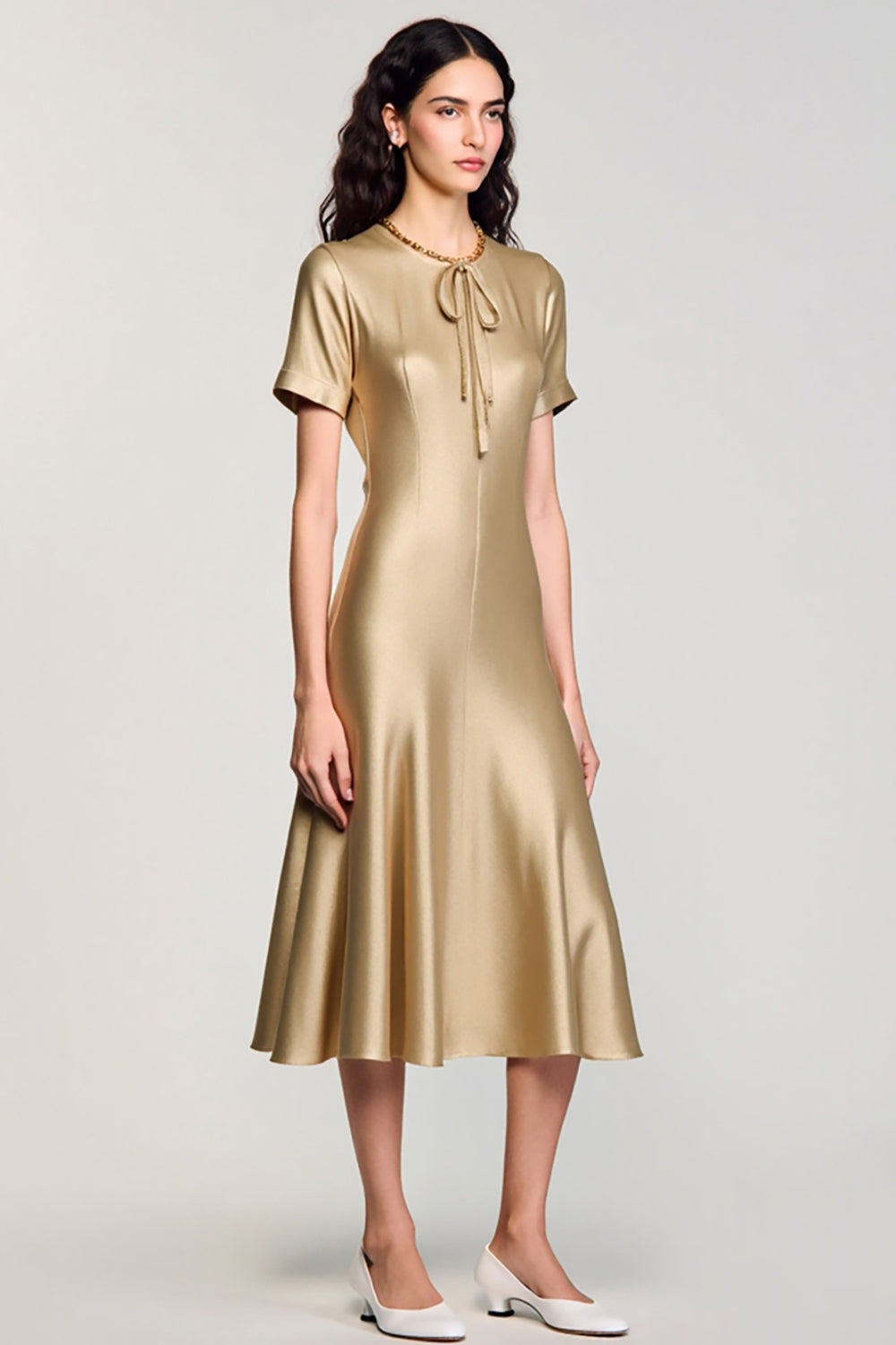 Robe midi en satin champagne