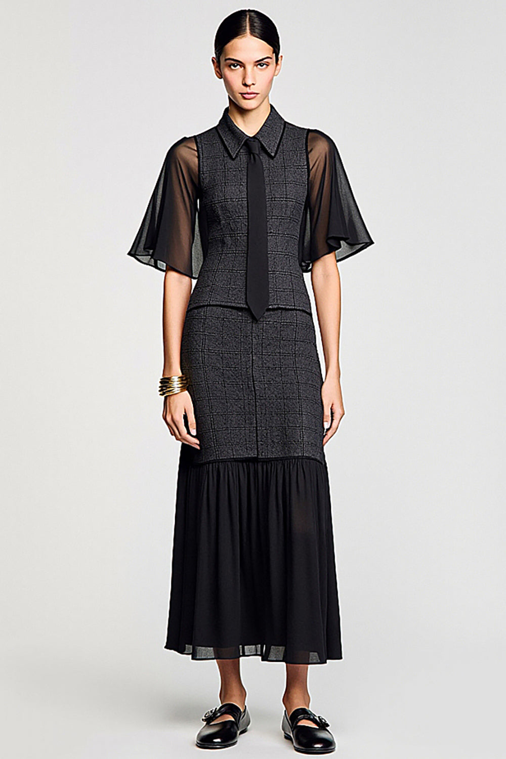 Robe à col polo noir une ligne avec cravate