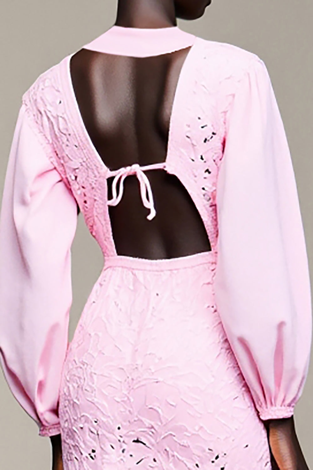 Robe rose à revers cranté