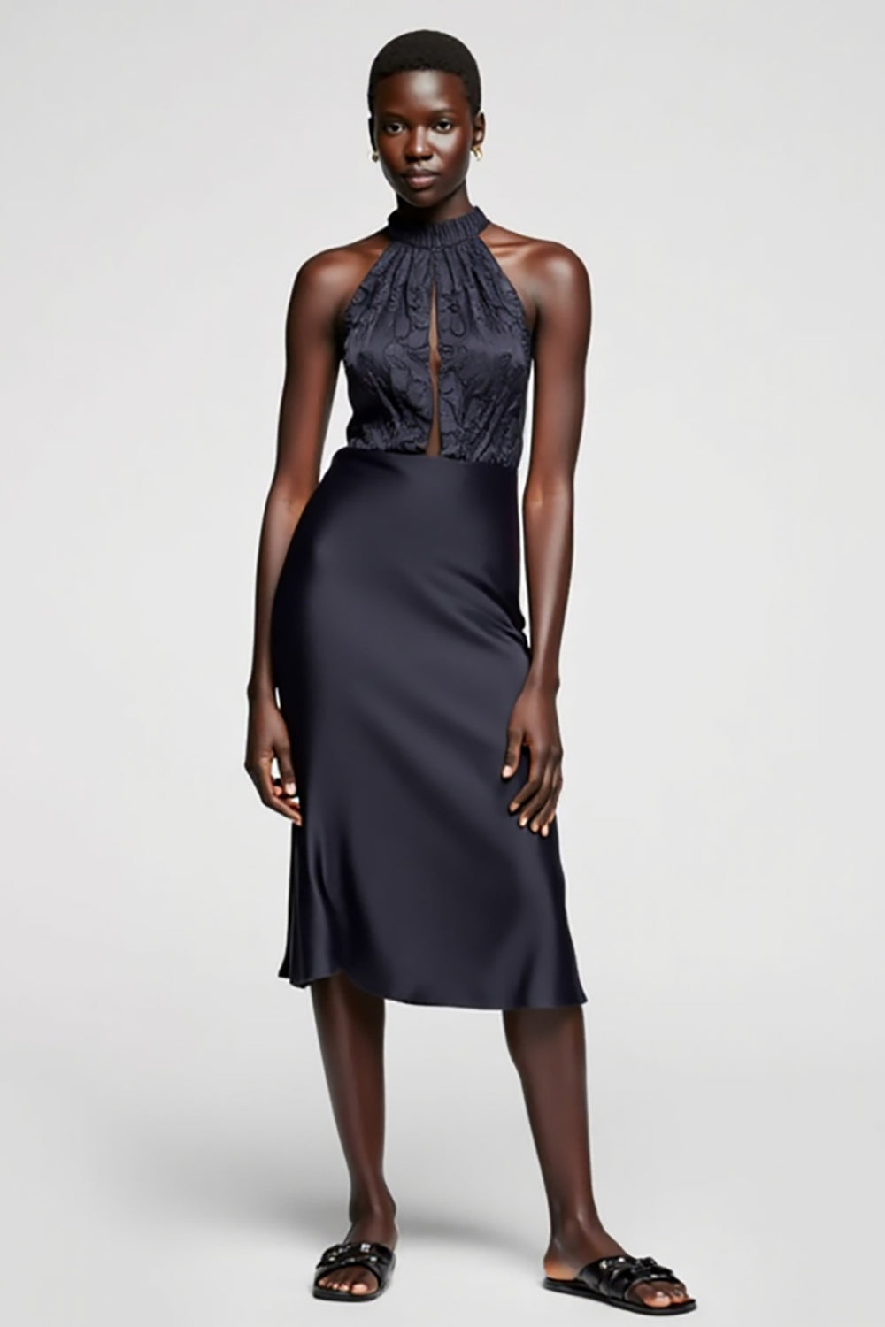 Robe midi dos nu en satin dos nu noir