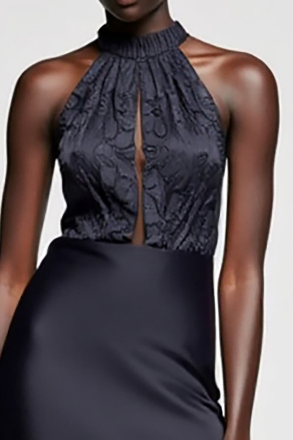 Robe midi dos nu en satin dos nu noir