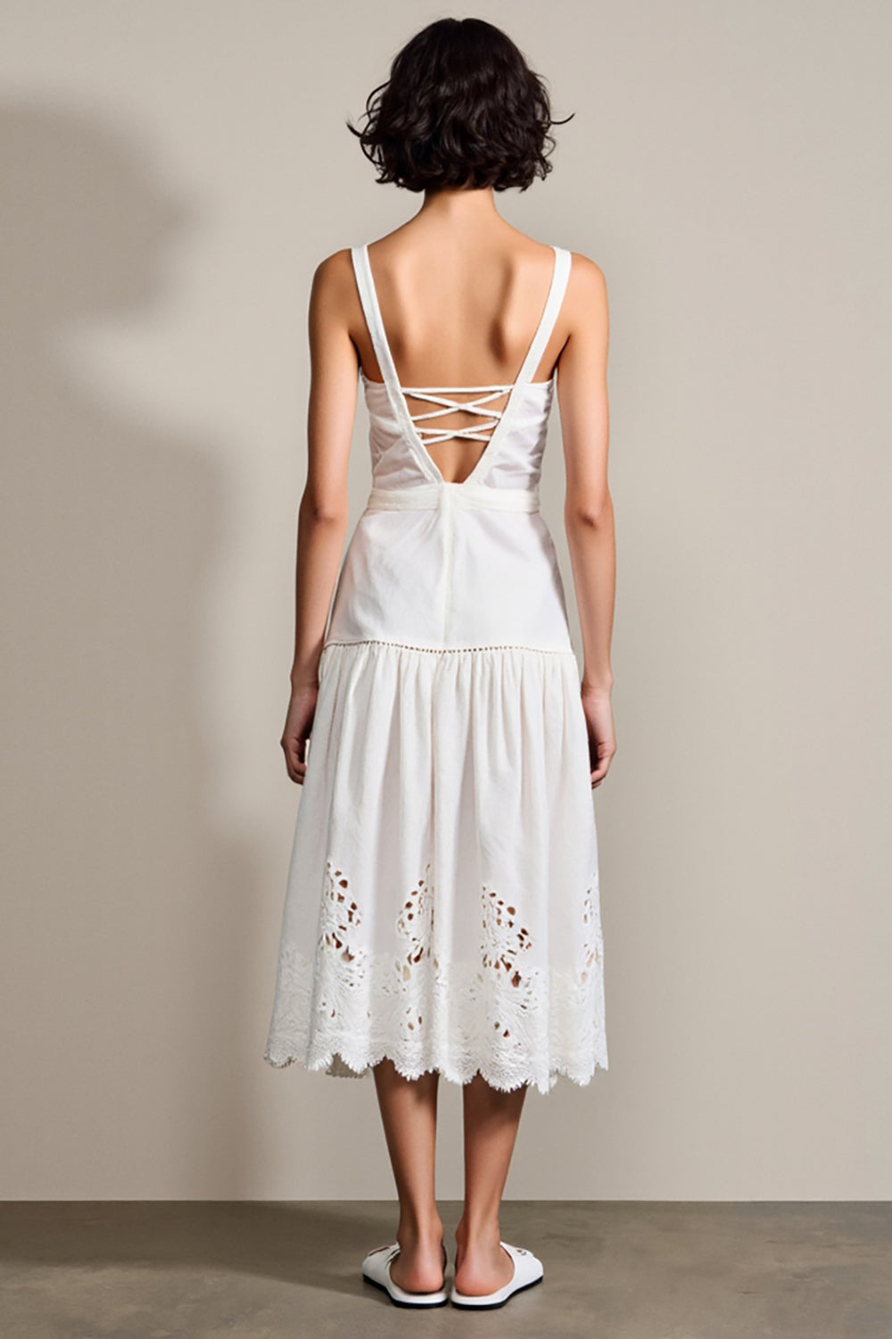 Robe midi blanche avec ceinture