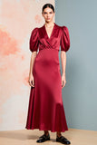 Robe en satin châle rouge