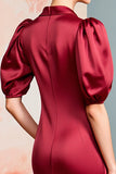 Robe en satin châle rouge