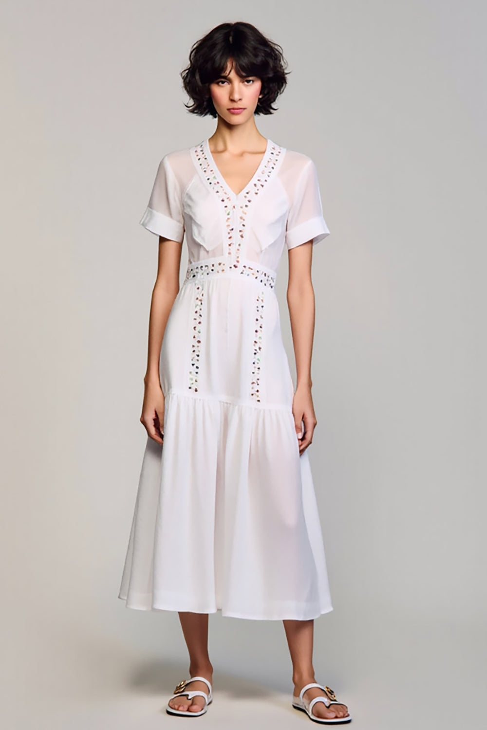 Robe blanche à col en V