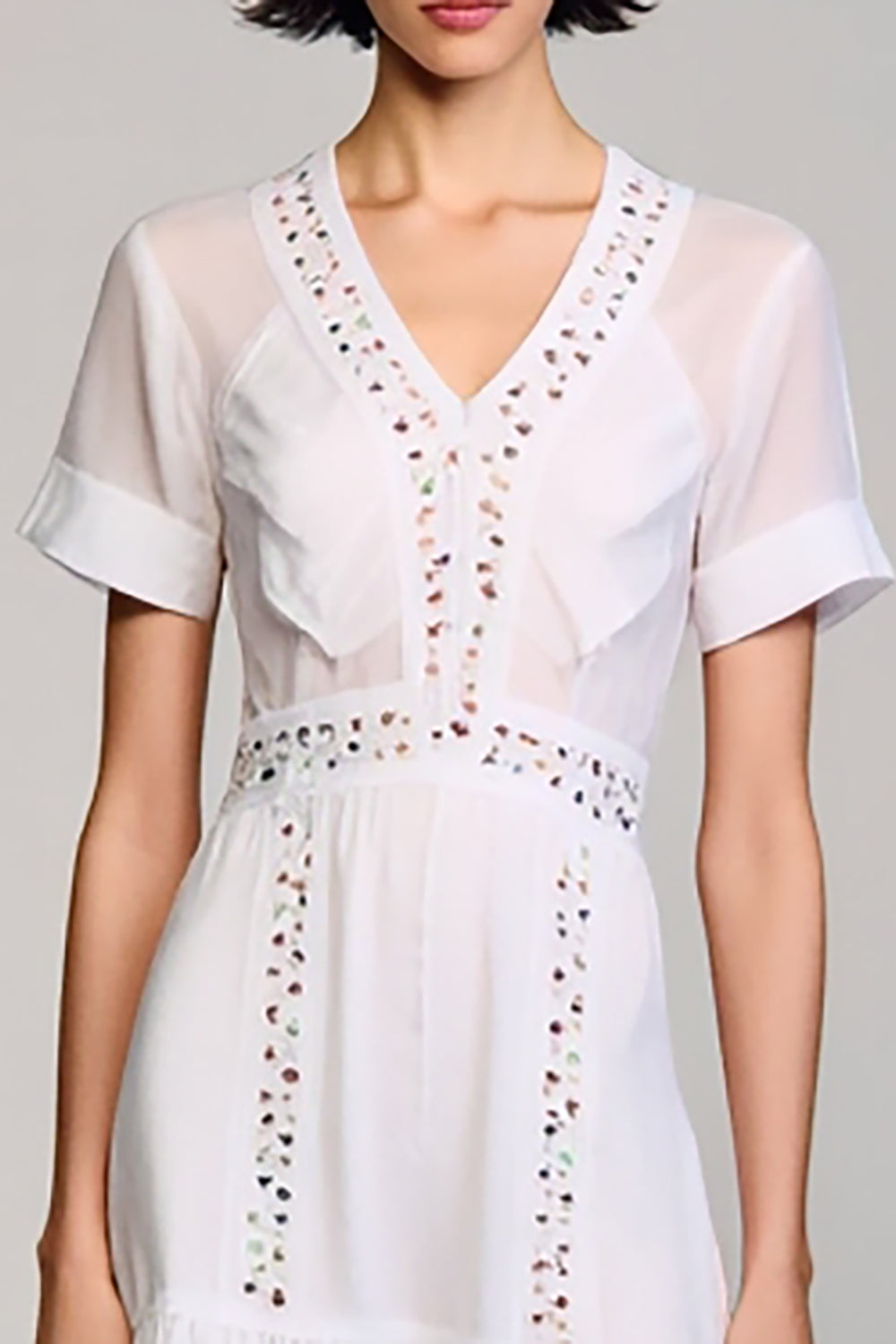 Robe blanche à col en V