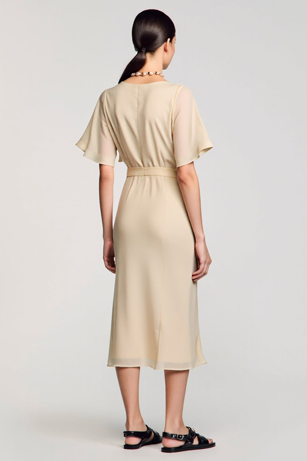 Abricot fourreau col bateau robe