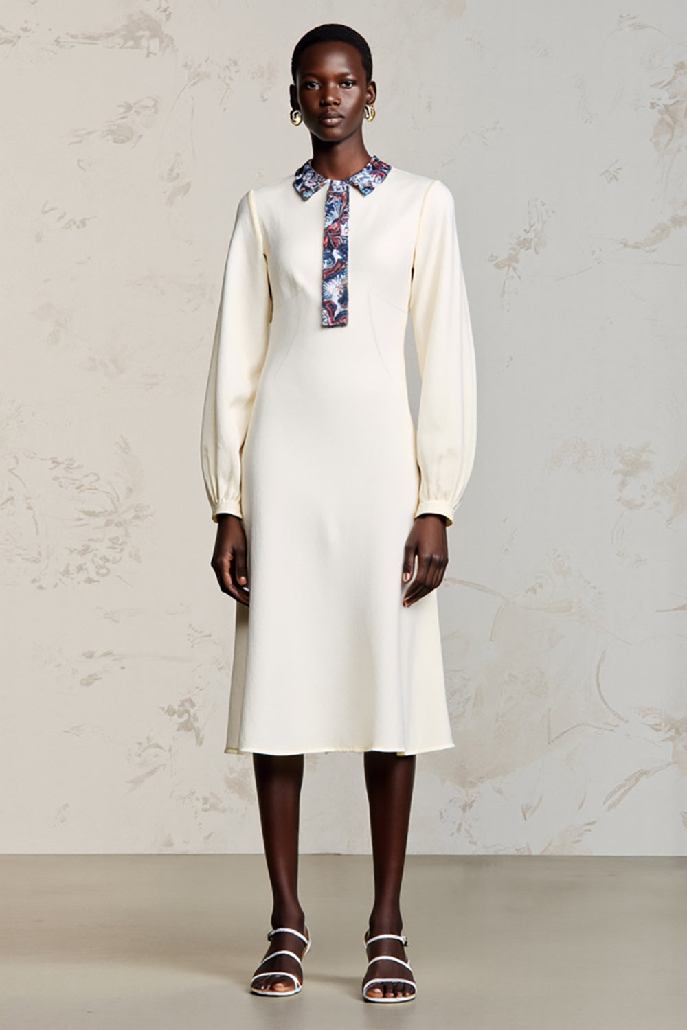 Ivoire Une ligne à manches longues Robe