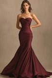 Robe de soirée longue froncée Sweetheart bordeaux