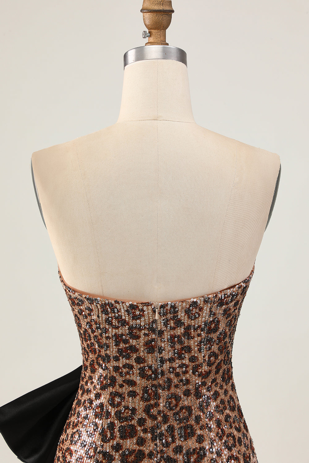 Robe courte de bal sans bretelles léopard marron avec noeud