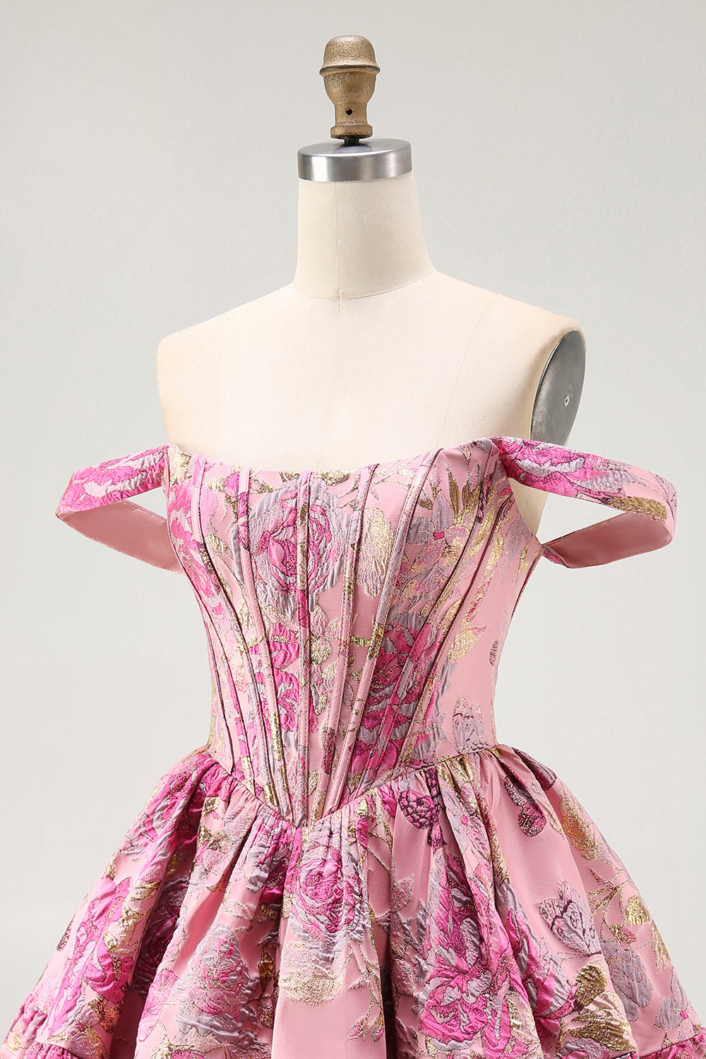 Robe de cocktail à l’épaule dénudée imprimée corset trapèze