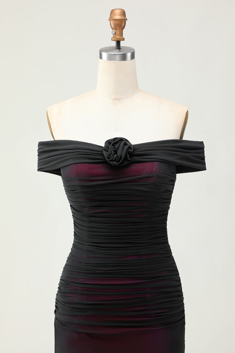 Robe de demoiselle d’honneur rose noire à épaules dénudées avec fleur 3D