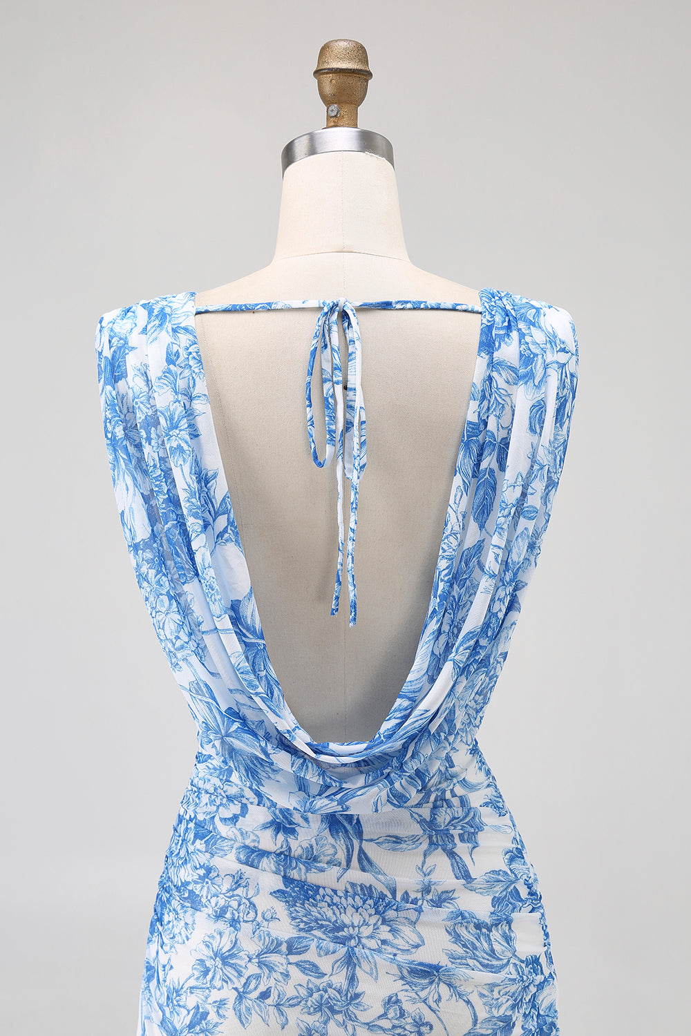 Fleur bleue col col capot gaine imprimé longue robe de demoiselle d’honneur avec fente