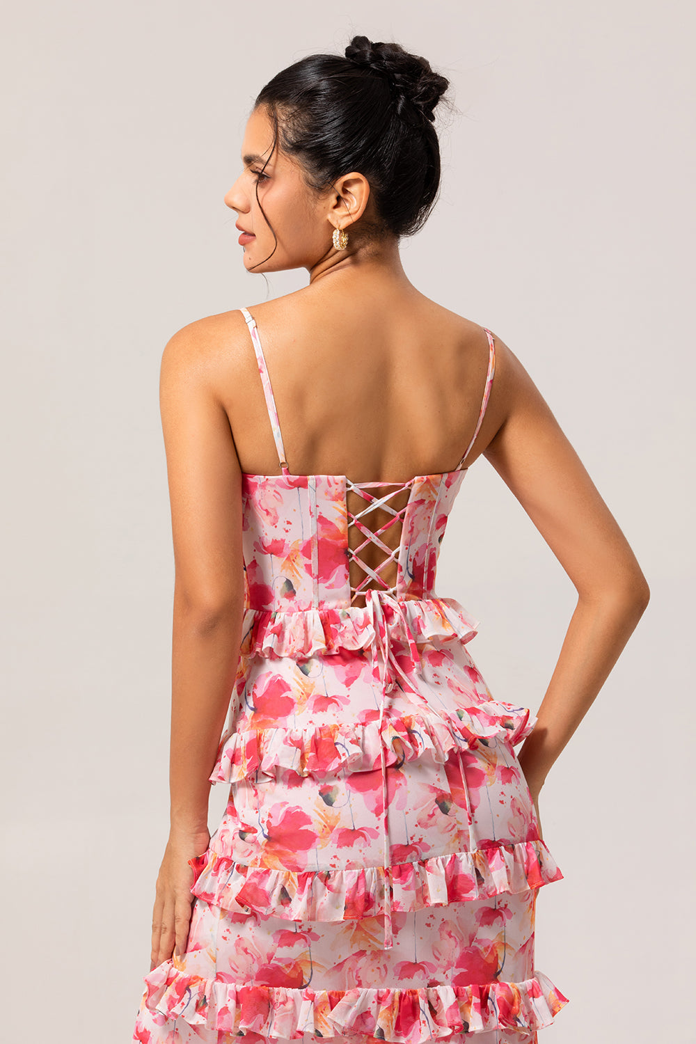 Robe d’invité de mariage longue à volants avec fente