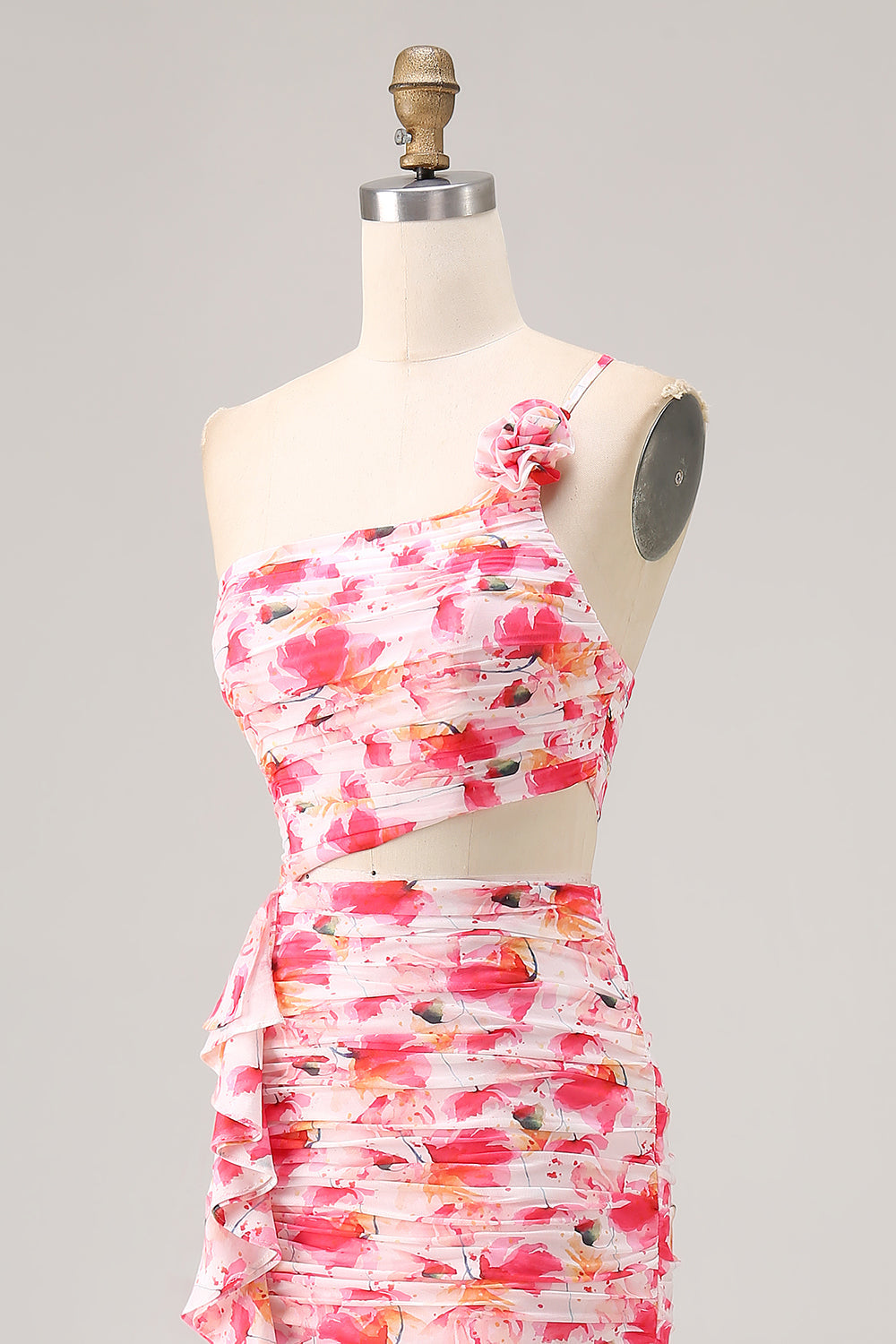 Fourreau rouge découpé une épaule imprimé floral robe d’invité de mariage