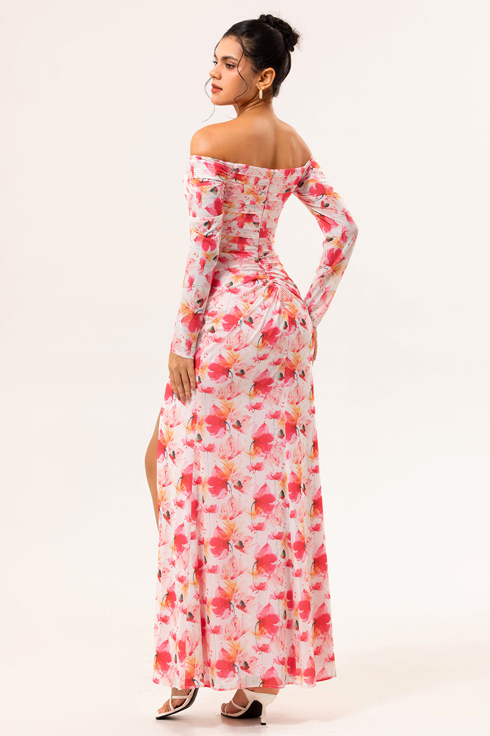 Fourreau floral rose épaule dénudée robe longue d’invitée de mariage