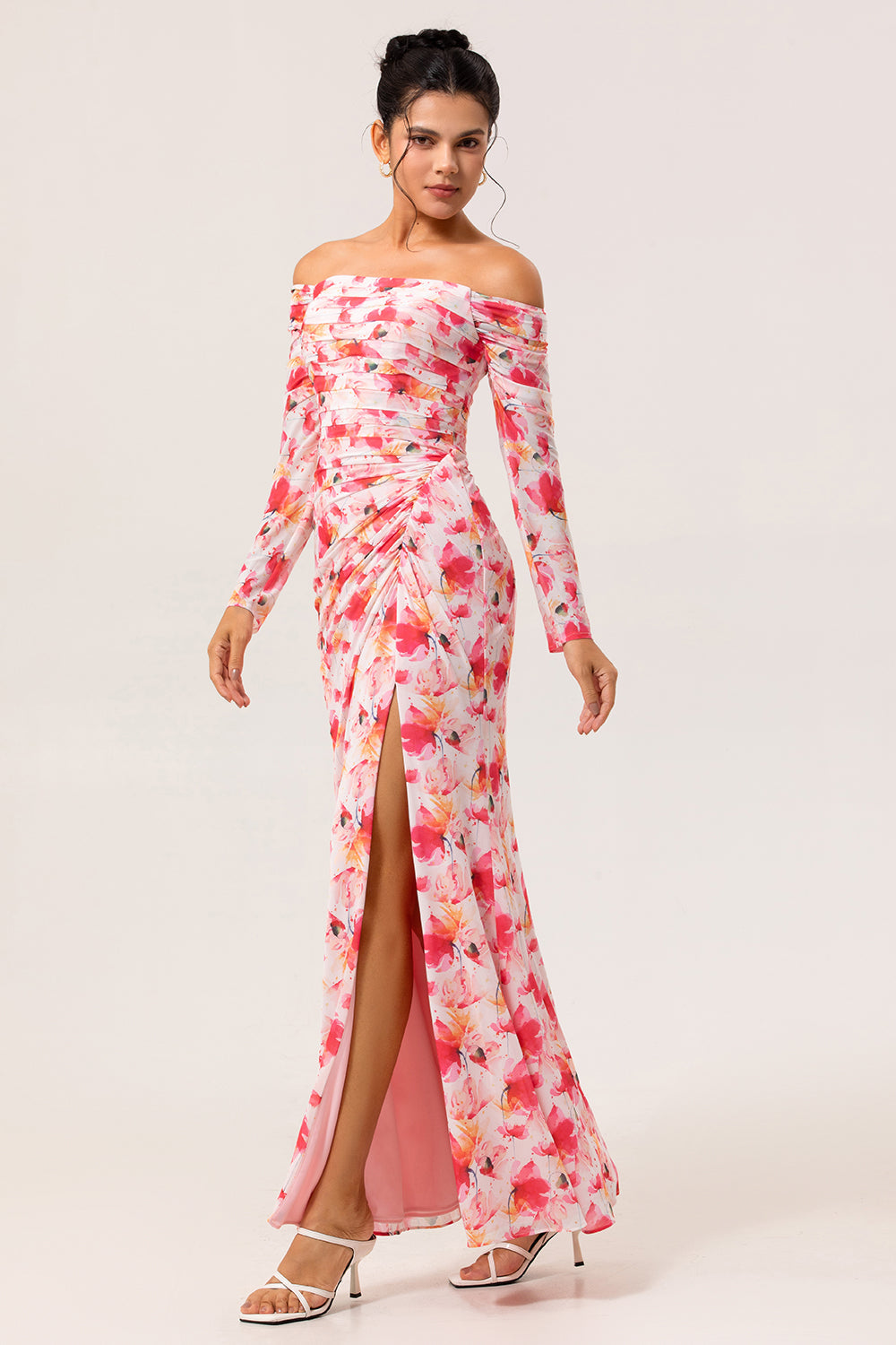 Fourreau floral rose épaule dénudée robe longue d’invitée de mariage
