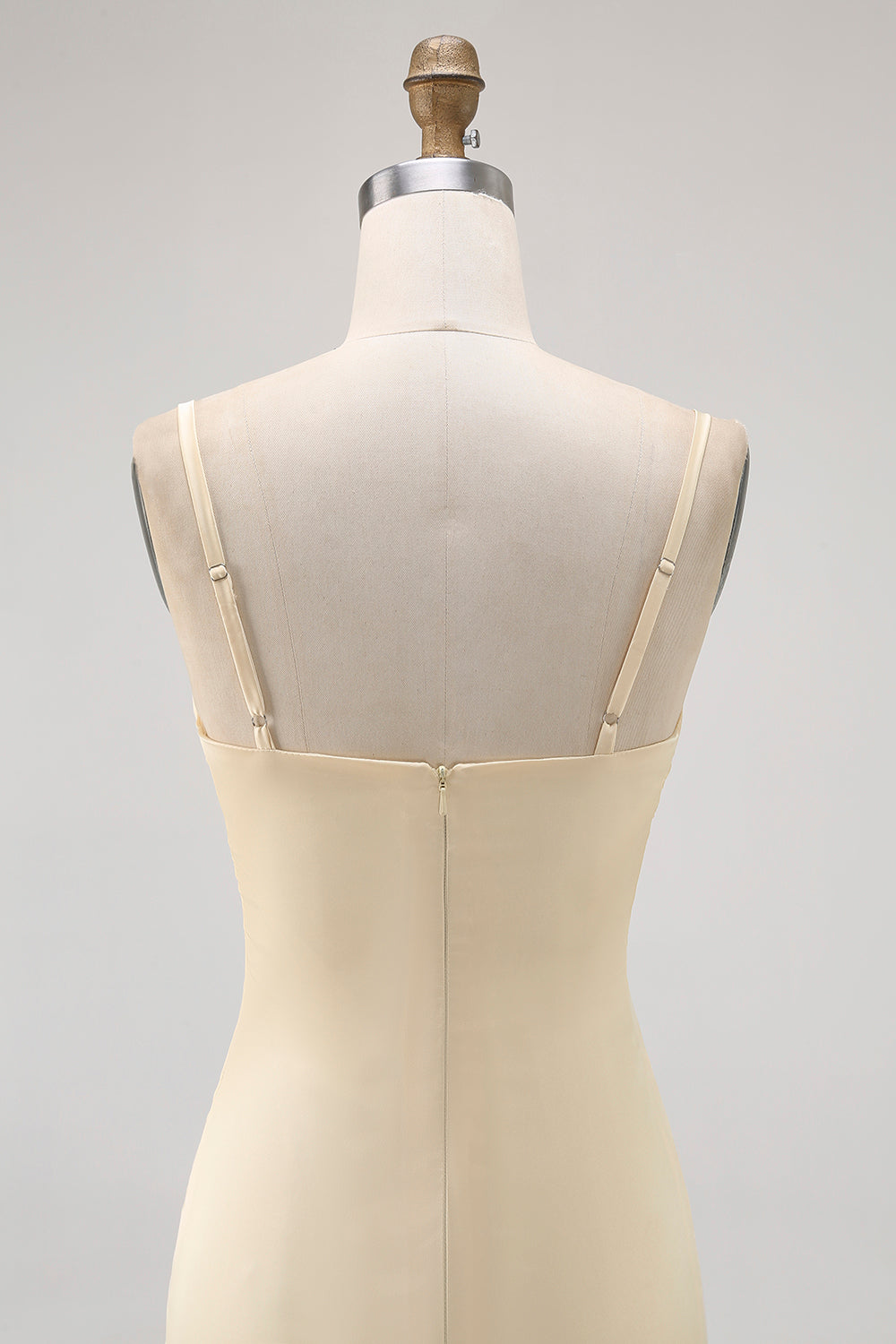 Jonquille Spaghetti Bretelles Satin Fourreau Robe de demoiselle d’honneur