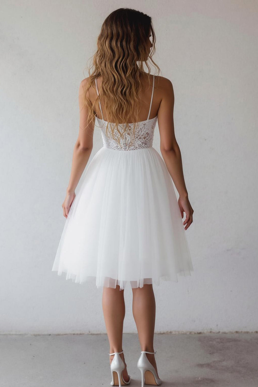 Dentelle Une Ligne Col V Petite Robe Blanche