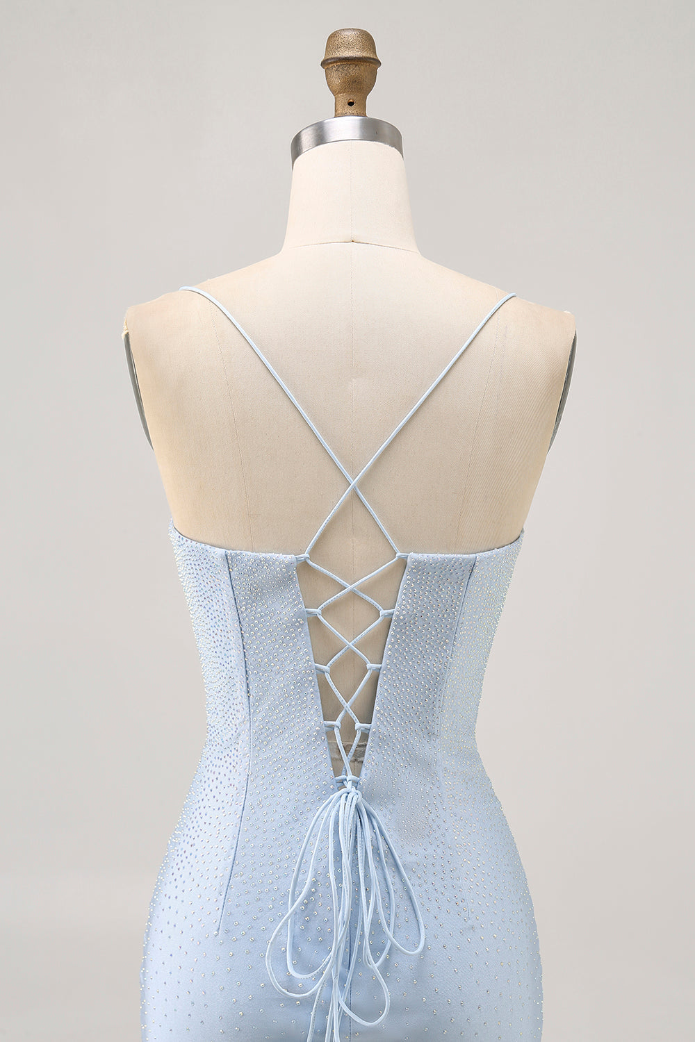 Robe de cocktail perlée spaghetti bleu clair